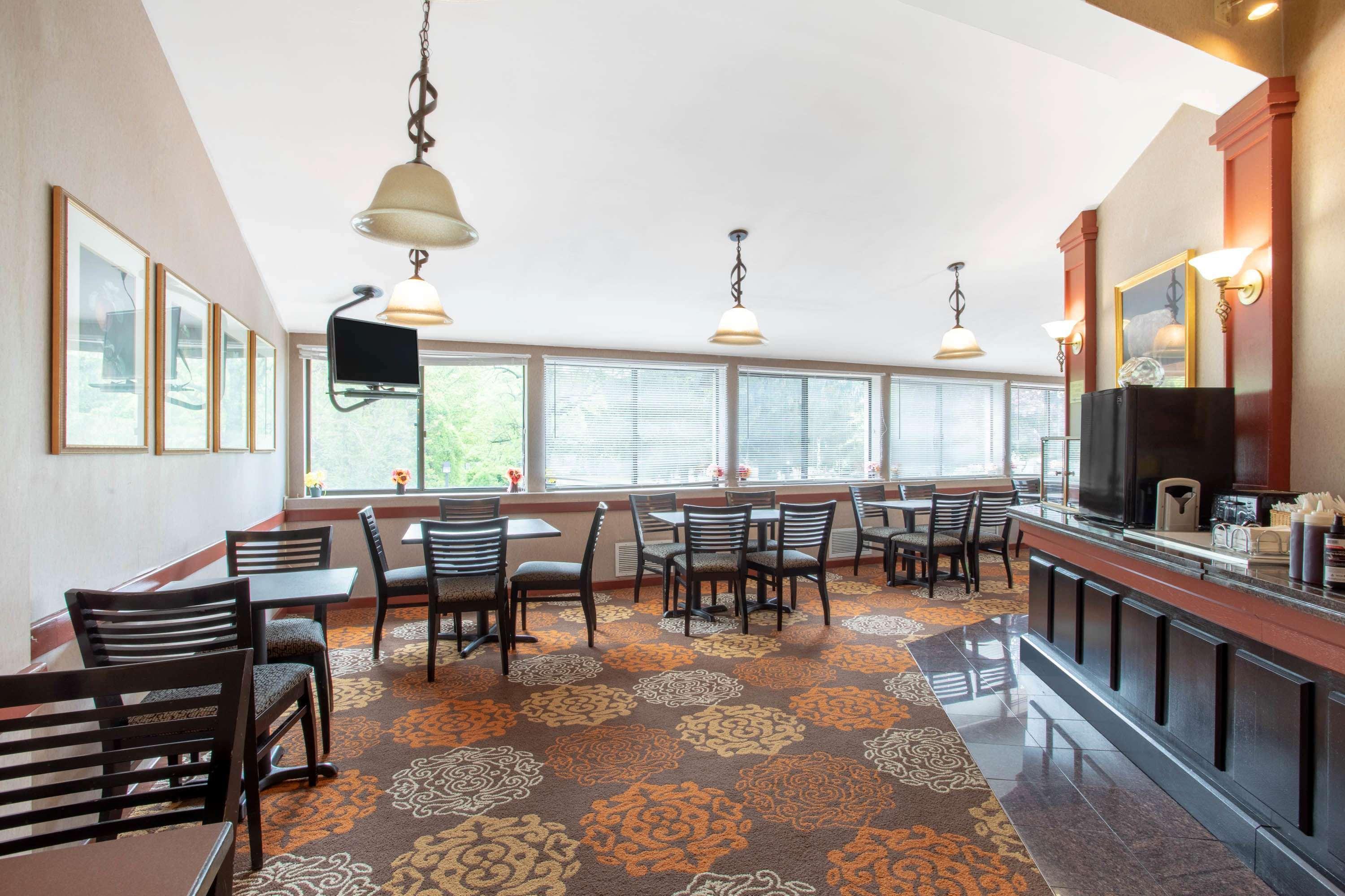 Spark By Hilton Mystic Groton Exterior photo