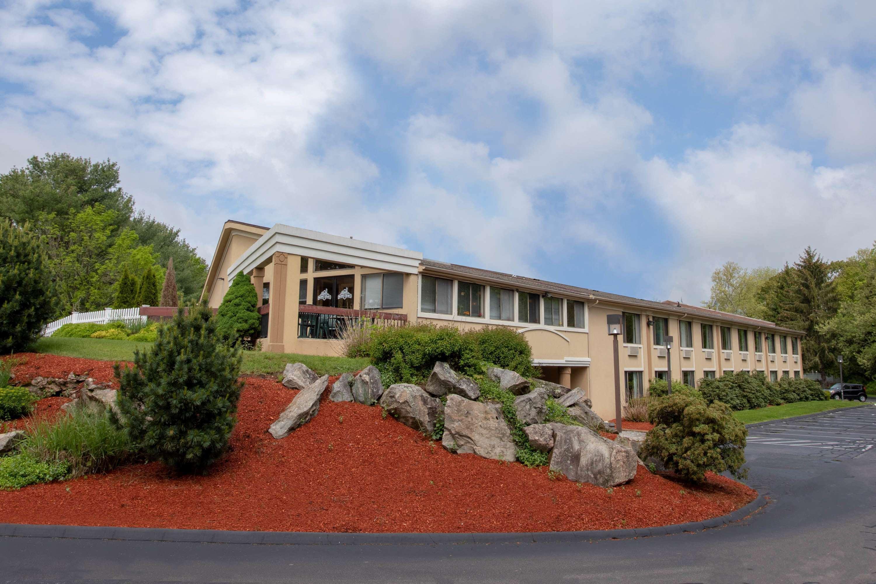 Spark By Hilton Mystic Groton Exterior photo